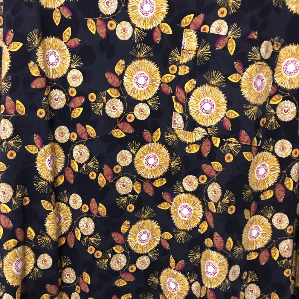 Lularoe Carly, XL, NWT ☀️🌞 😎
